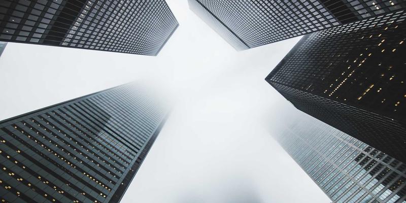 React 19与Vue 3.5下的状态管理迁移：从Props钻取到Zustand/Pinia的工程化实践