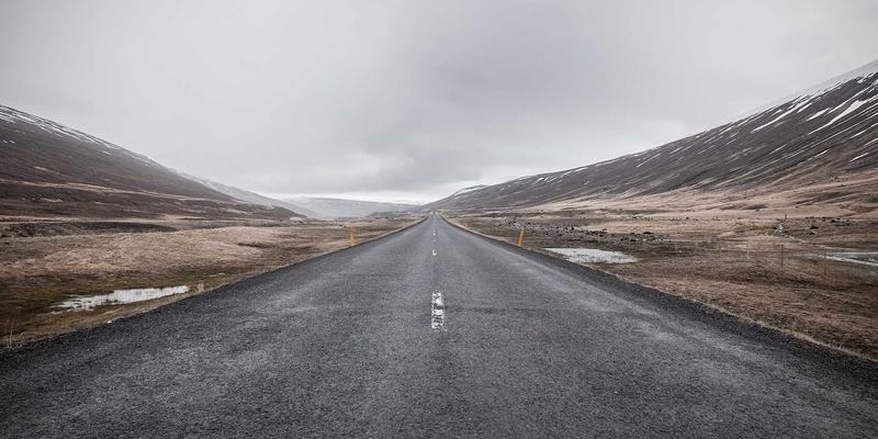 React 19与Vue 3.5告别Props钻取：Zustand与Pinia迁移实录