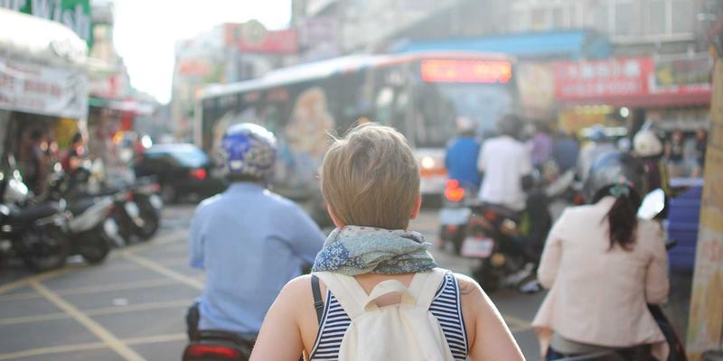asyncio重构Flask接口：QPS从120到2100的并发改造实录