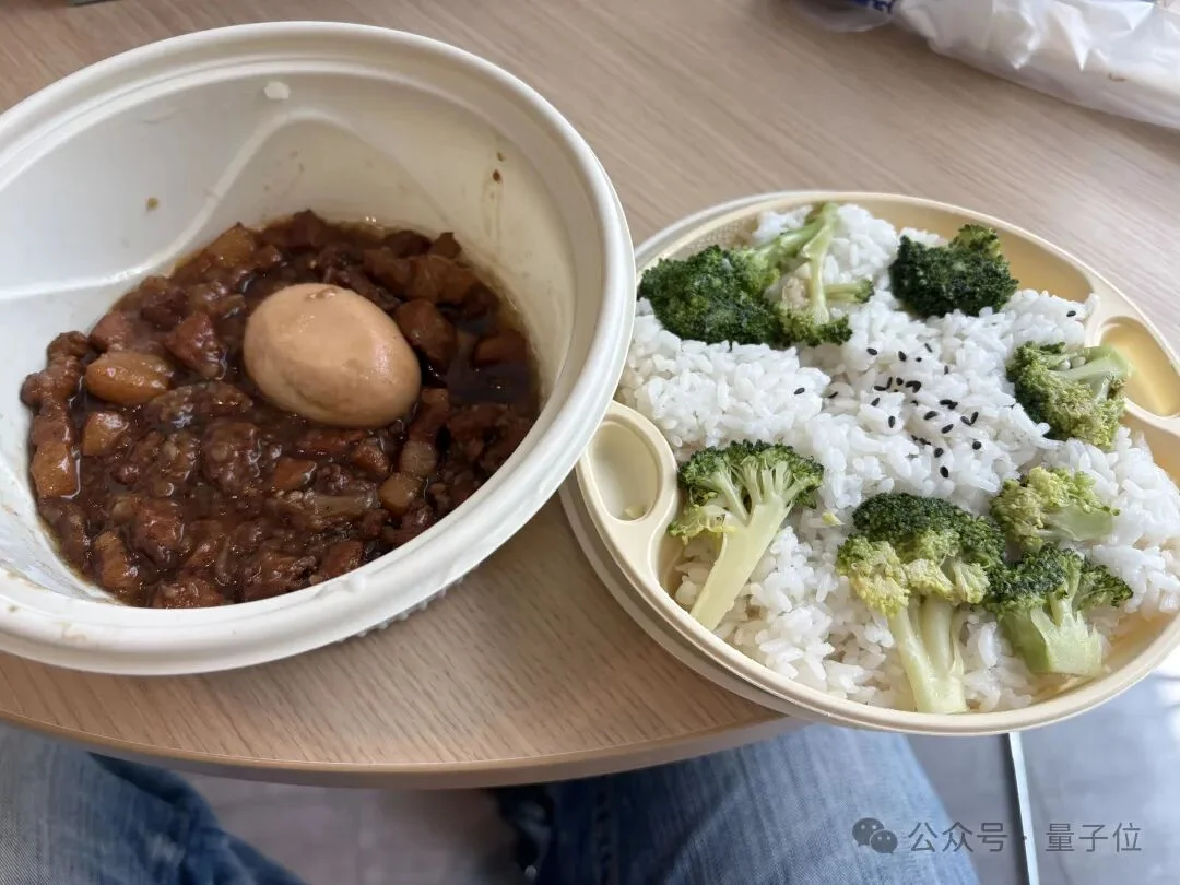 「没了李开复,零一万物还有什么?」一个敢问一个敢答