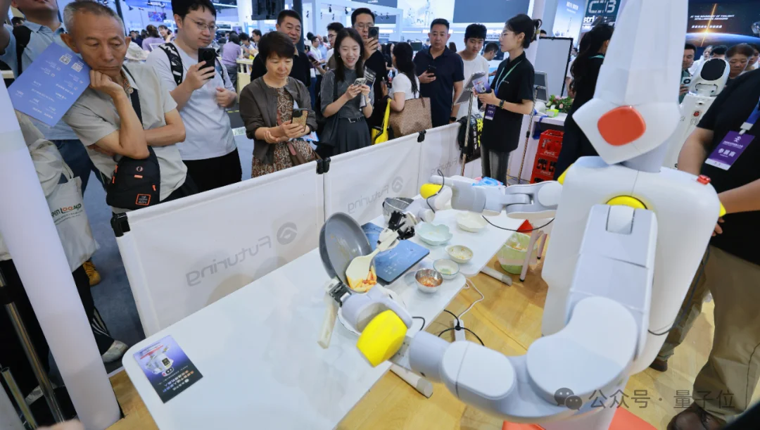 半年3轮10亿，他们都投了这家已经把机器人卖到500个家庭的公司