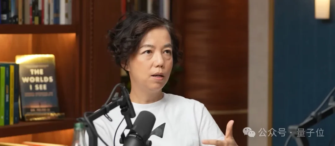 李飞飞最新访谈:人也不全靠现实数据学习啊