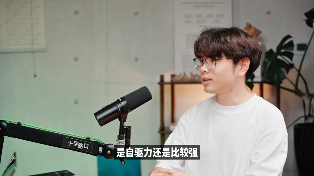 于是转身向具身走去｜对话王家伟：深朴智能00后首席科学家