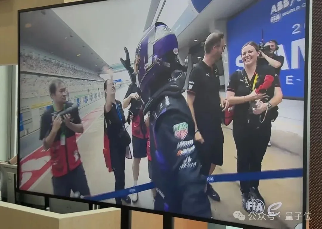 真·QQ飞车!「电动版F1」上海开赛,Gemini在线解说