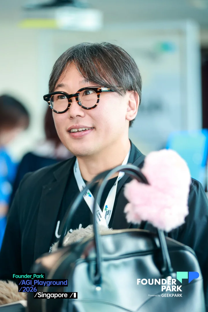 亲历者复盘：把一个不接大模型的消费机器人，做成 CES 爆款