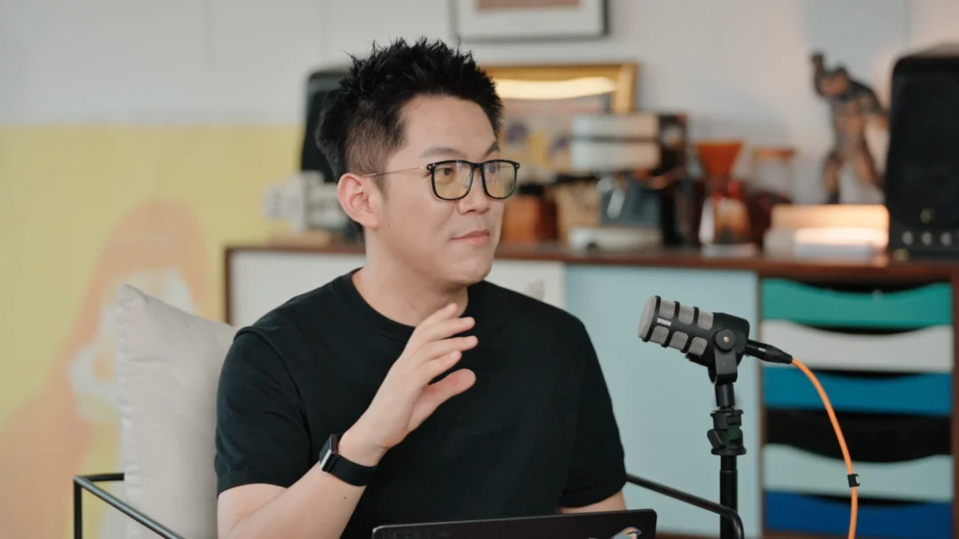 她被骗过、被救过、被捧上神坛过、被疼痛击倒过,决定在AI时代继续冒险|对谈快看漫画CEO陈安妮