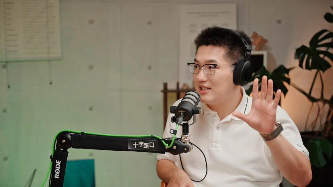AI 下半场，不会只剩一个超级模型｜对谈 Kevin Ding：Pyromind 创始人/CEO
