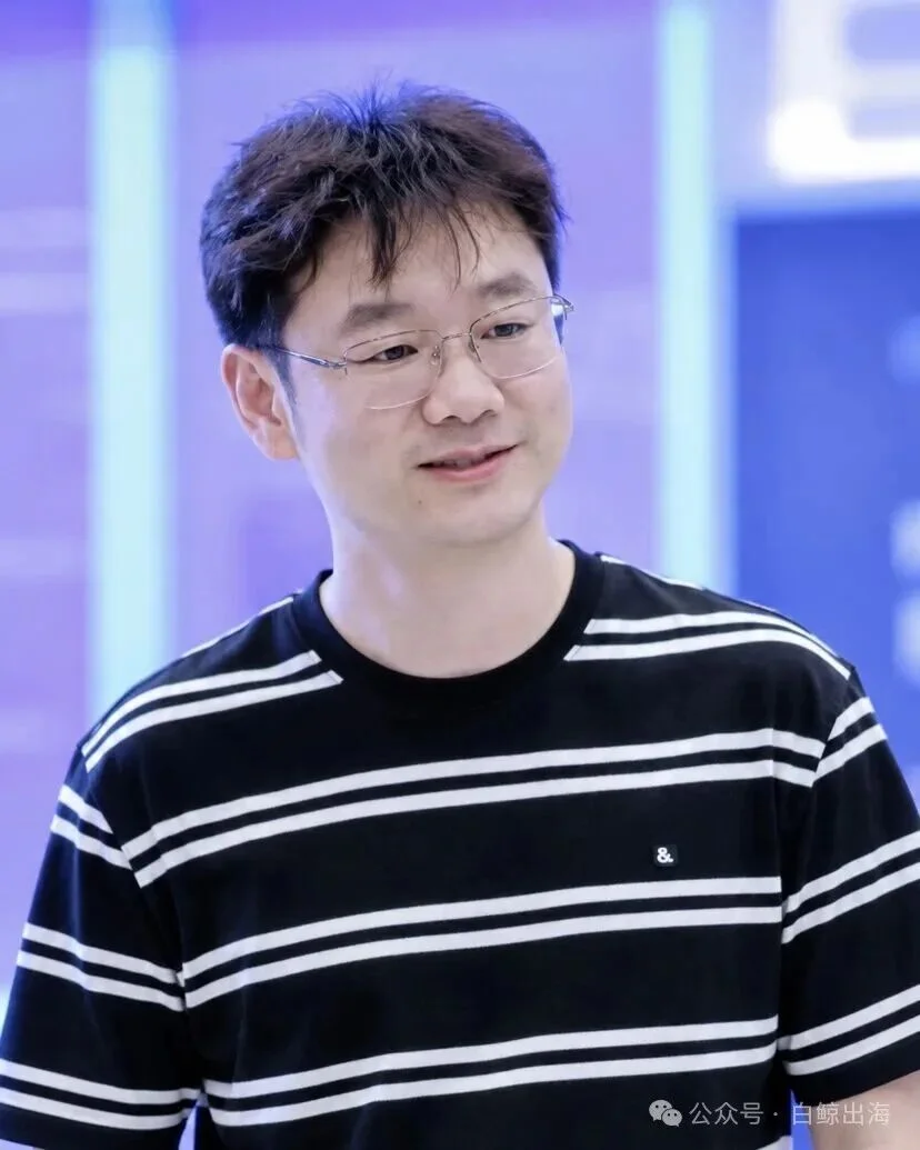 AI占卜,为什么一定要做硬件?|对话创始人