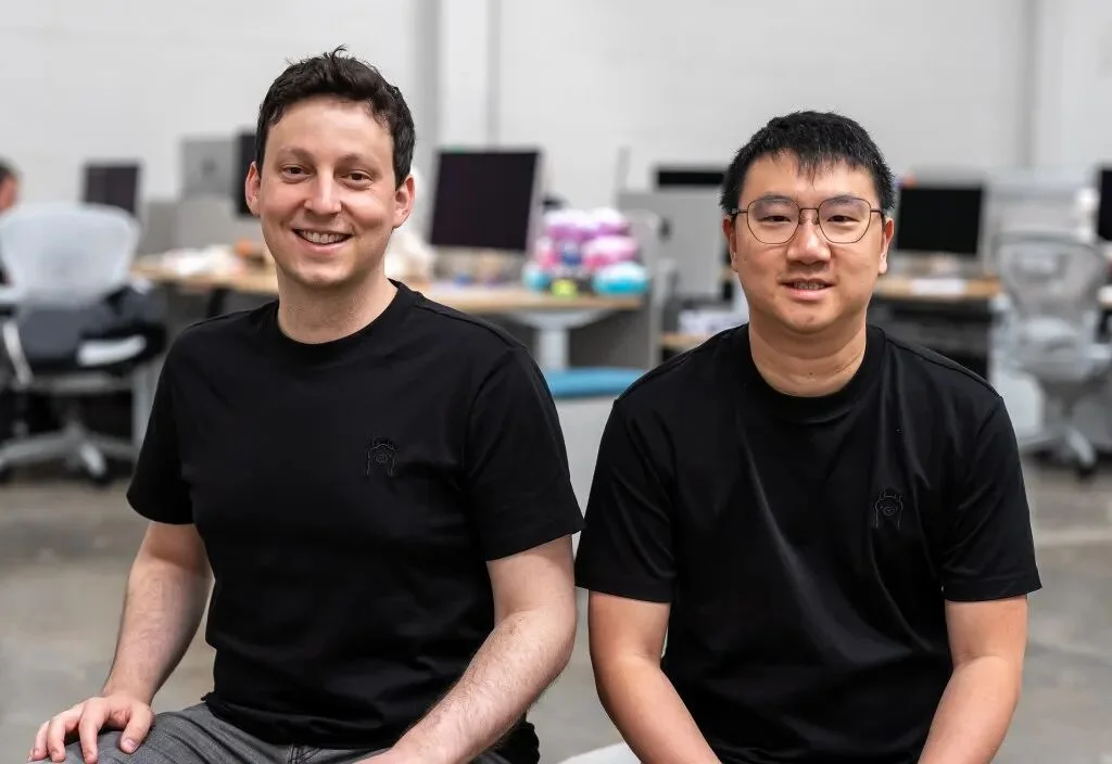 速递|开源AI模型运行工具Ollama融资6500万美元,团队仅14人,月活890万开发者