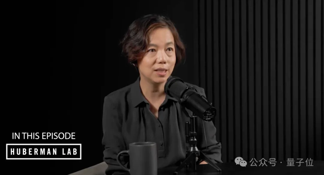 李飞飞最新访谈:AI咋能代替人呢?