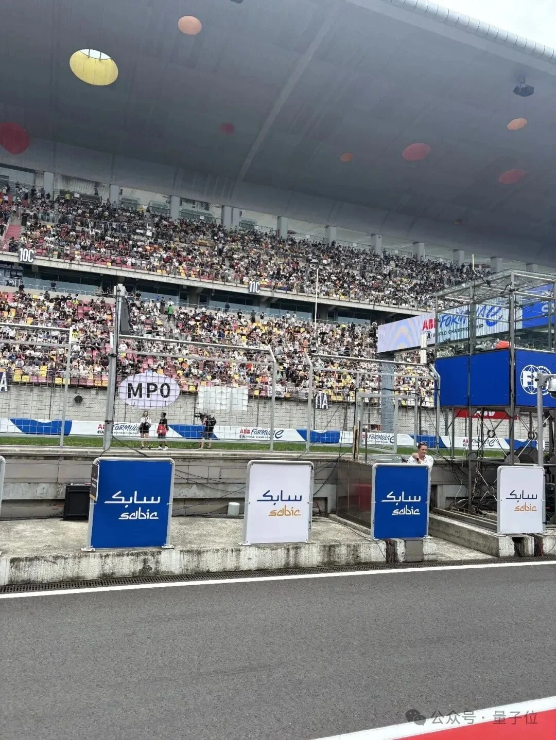 真·QQ飞车!「电动版F1」上海开赛,Gemini在线解说