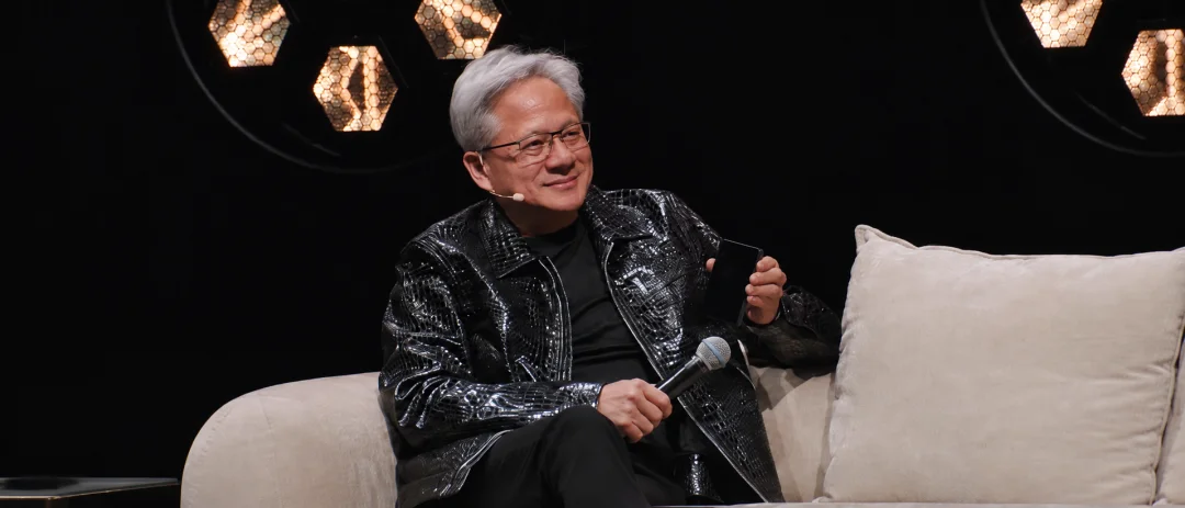 黄仁勋告诉特朗普：绝不让 AI 减速
